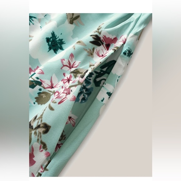 BloomChic Plus Size 3XL Floral Square Neck Ruffles Pocket Shirred Split Dress - Picture 5 of 7